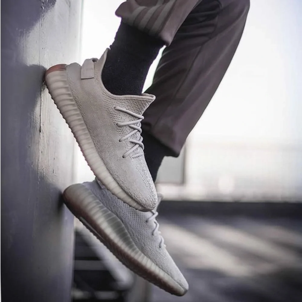 EUC Men’s Size 8.5 (Euro Sz 42) Yeezy Boost 350 V2 Sneakers In Sesame Color - Picture 8 of 17